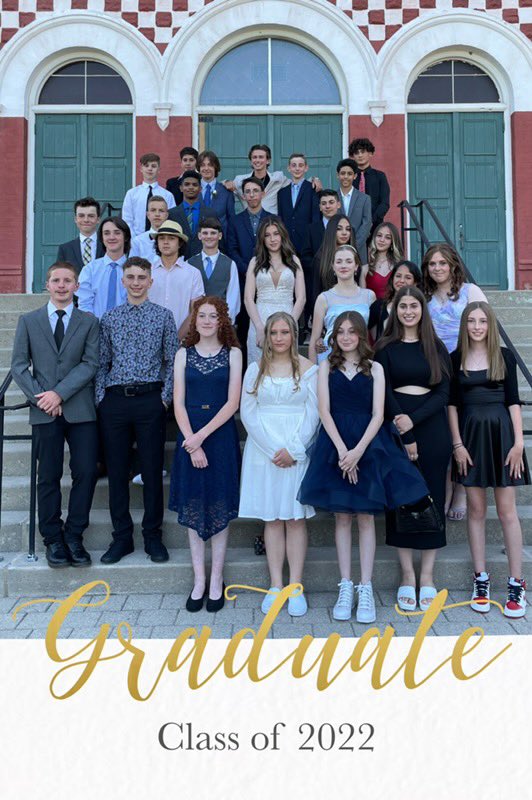 mygrade8squad's tweet photo. Last night our grade 8 students were recognized for their hard work and dedication. Congratulations to the  class of 2022!!!🎓🥳💛@SMCDSB_SJA https://t.co/bl1daWs3nn