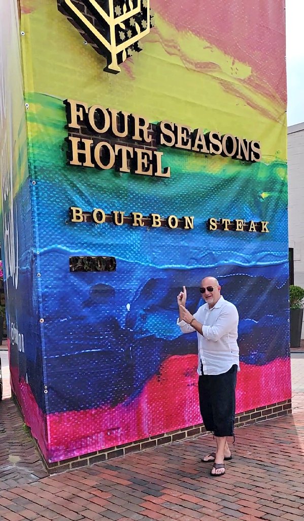thegaytraveler's tweet photo. The @FSWashington is all decked out for #PRIDE and is offering frozen boozy #PRIDEPOPS at it @BOURBONSTEAKDC restaurant and lounge. Available through July, $1 from every pop sold benefits @WorthyMentoring. https://t.co/MzrRDNEVFU
