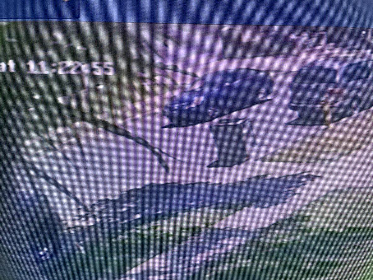 _jmarleny's tweet photo. ⚠️LYNWOOD RESIDENTS⚠️

This car purposely tried to collide w/me by driving on my side of the road at FULL SPEED. He did to it the car behind me&amp; it has happened to my sister before too. PLEASE BE CAREFUL DRIVING&amp;LOOK OUT FOR THIS CAR.

It happened on Olanda Street

PLEASE SHARE❗️ https://t.co/1FoTThA5PE