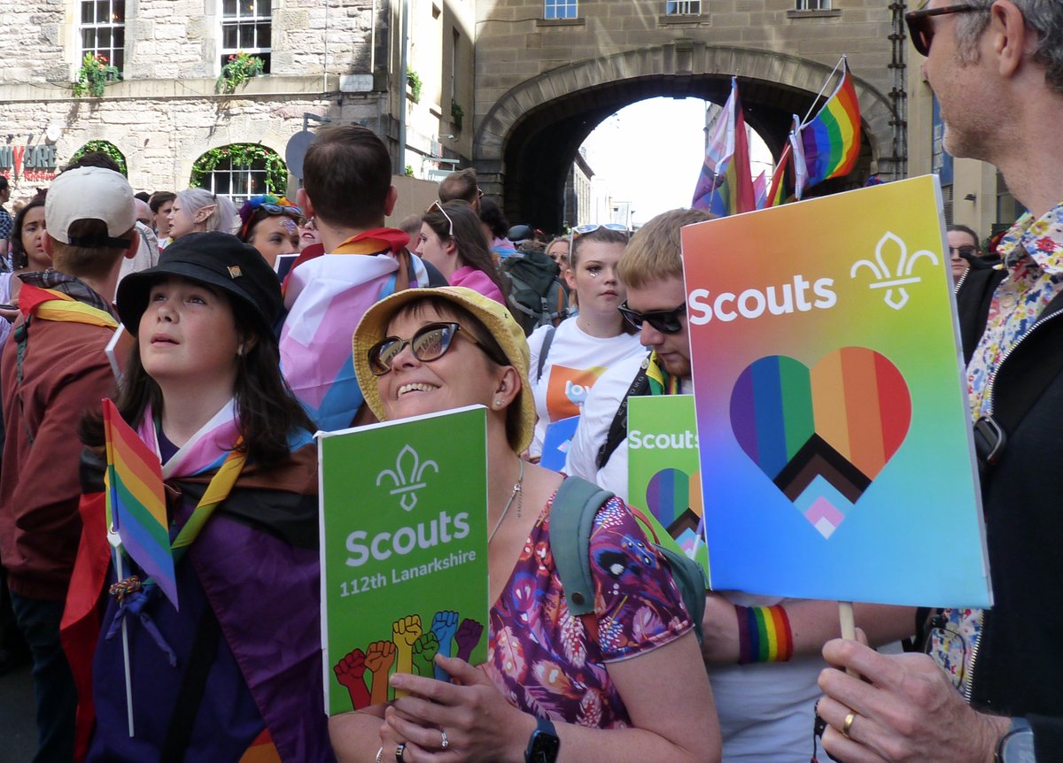 EdinburghOpi's tweet photo. Greetings to @112thScouts - #HappyPride! @scouts #SkillsForLife #BeProud! https://t.co/h75D1xRRhZ