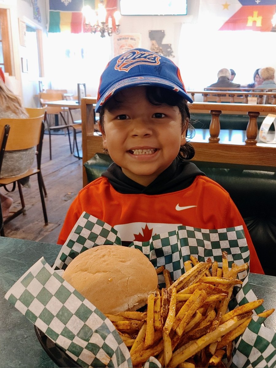 Big_G_09's tweet image. Always #goodtimes and eats with @ChefCantrelle #SouthernRoots authentic #Cajun #Creole  #Louisiana 🇺🇸 cooking #PoBoy #BBQ #burgers #Gator 🐊 #Alphonse in #Dalmeny #Saskatchewan 🇨🇦  #DineHere #supportlocal 👍 #BullsClub 🐂 #foodie