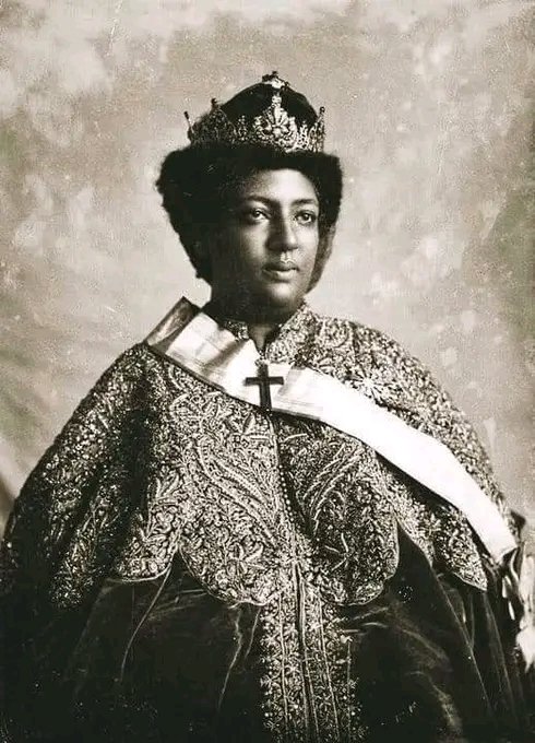 African Empress looking pure beautiful❤