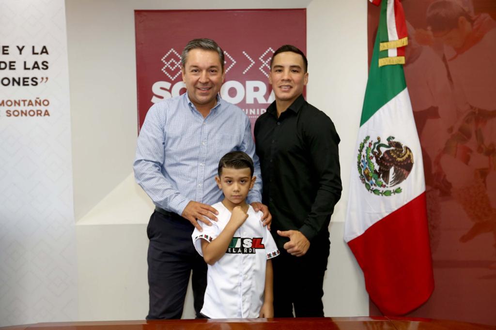 gobiernosonora's tweet photo. @SECSonora y @WbcUniversityof busca sumar esfuerzos para brindarles a las niñas, niños y adolescentes oportunidades en las escuelas para que a través del arte, cultura y deporte se alejen de las drogas.

En la reunión estuvo el  el campeón mundial de boxeo, @oscarvaldez56 ... https://t.co/CzgcxmXnRh