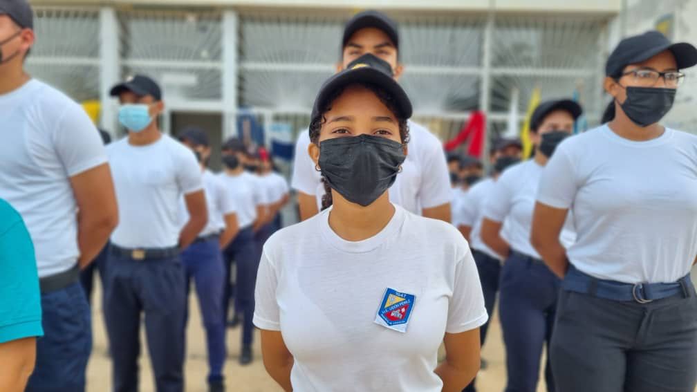 Hoy sábado #25Jun, se están conformando las Brigadas Comunitarias Militares para la Educación, que irán con fuerza a reparar, recuperar y a poner bien bonitas las escuelas y liceos del país. ¡Mosca Pues! ¡Activos, Activas! Estaré pendiente del desarrollo de esta tarea.