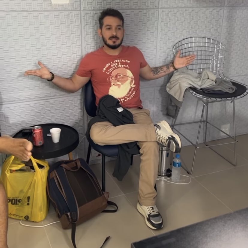 marcelcomfort's tweet photo. obrigada felipe neto por nos proporcionar momentos de marcel albuquerque que nem nós mesmos sabíamos precisar tanto !! ♡︎ https://t.co/Svt0egBOqF