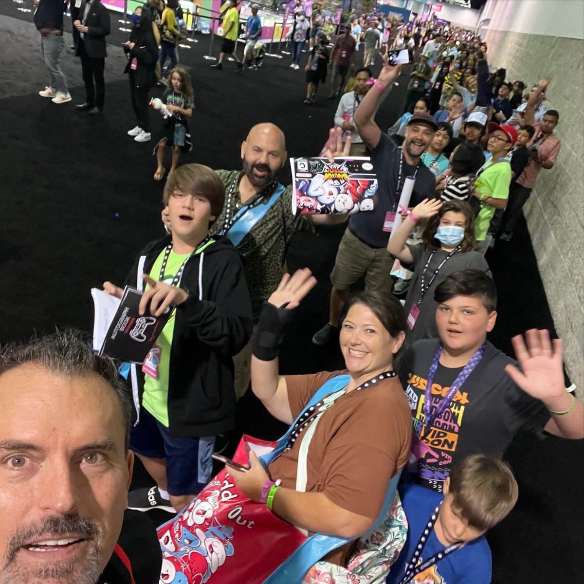 GoDigitalage's tweet image. Digitalage x Vidcon Day 2 recap. Second day was even more fun than the first. Today is the last day and we’re going to make it count. Make sure to stop by booth #2210 in Hall C and visit us before the day is over. #InfluenceTheFuture @VidCon #Vidcon #VidCon2022