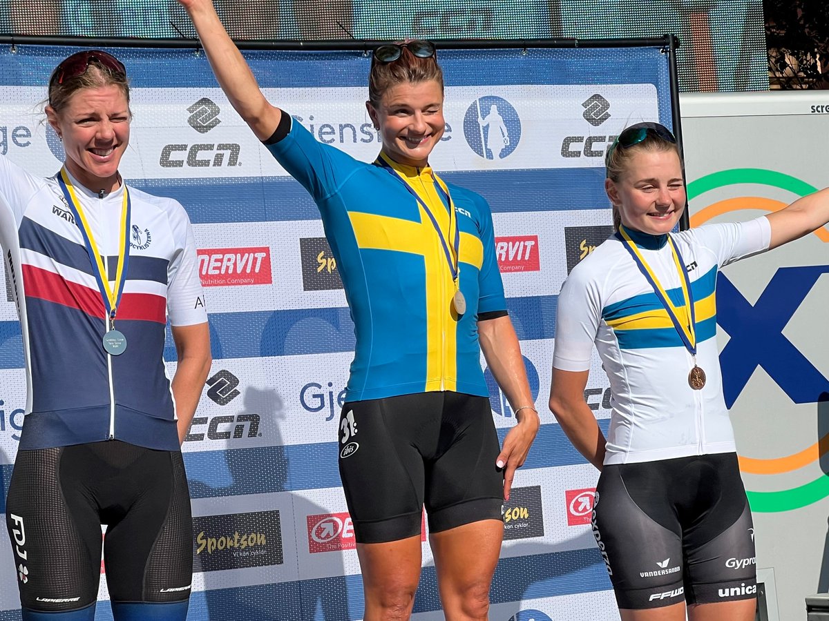 Jenny Rissveds takes the Swedish championship in superior style.
🥈 Emilia Fahlin
🥉 Julia Borgström (U23 champion)

Full results: firstcycling.com/m/race.php?r=1…