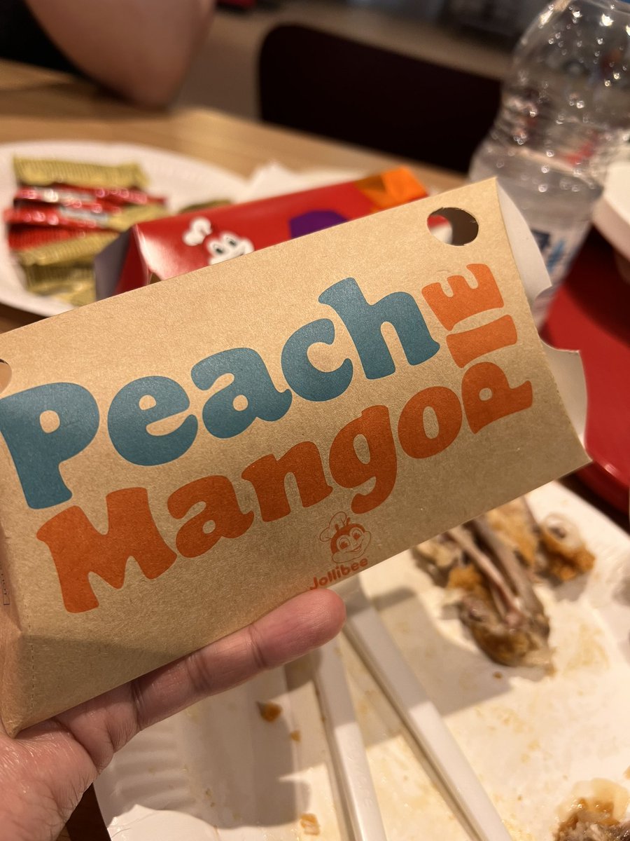 seraaahcoro's tweet photo. Joining the bandwagon 😂 #jollibeeuk https://t.co/oARnbKbMpl
