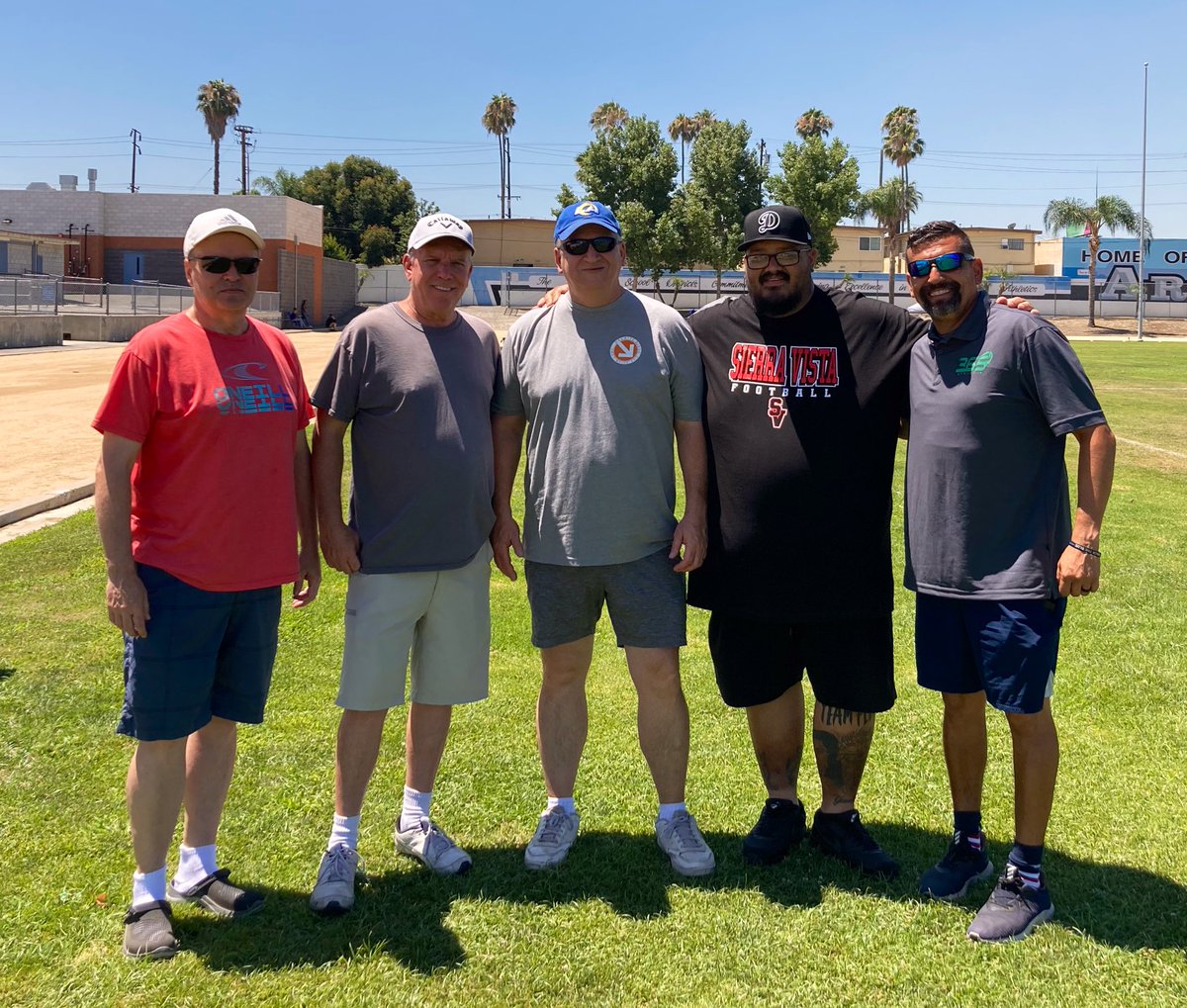 RealBigGeorge_5's tweet photo. Damn I hangout with some old dudes!!! #SierraVista #StPaul #MidValleySports #ArroyoShootOut https://t.co/IkoJL21gNR