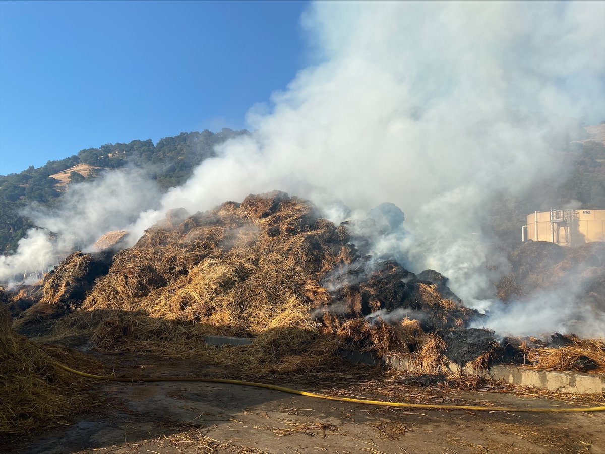calfireSCU's tweet photo. The #HaleFire in Unincorporated Morgan Hill is now at 75% containment. Firefighters will remain at scene throughout the day continuing to strengthen containment lines, mop up and ensure all hot spots are fully extinguished. https://t.co/CMZ2RFQ8ea