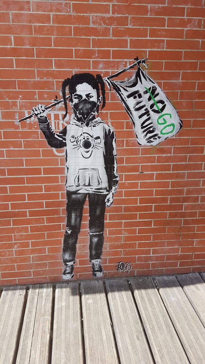 PatrickFavrel's tweet photo. #StreetArt in #Paris 12th #TheWallsAreSpeaking https://t.co/GpIw9Po7El