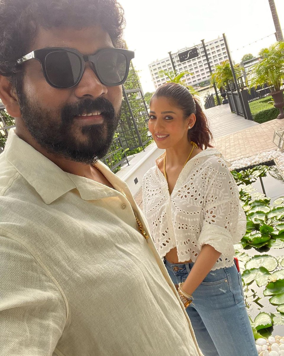 razmihere's tweet photo. #NayantharaVigneshShivan Recent Photos
#Nayanthara #vigneshshivan https://t.co/8zo9RZUOh9