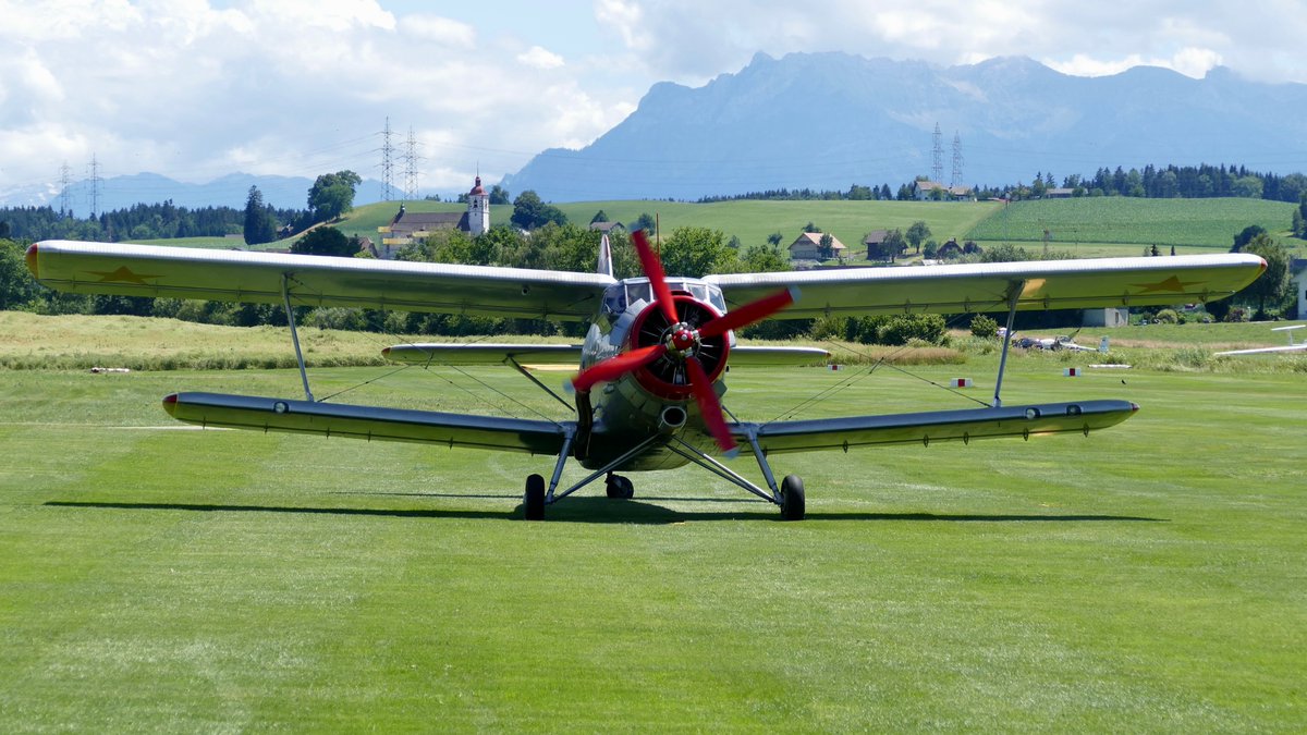 Roli_Net's tweet photo. wonderful #Antonov AN-2 #starflight LY-TED #LSZO #Bermünster Flugplatz #AN2 #Aircraft #aviationlovers #aviationphotography #aviation #avgeek #Avgeeks #planespotting Traktor der Lüfte https://t.co/BVdBJcUIVG