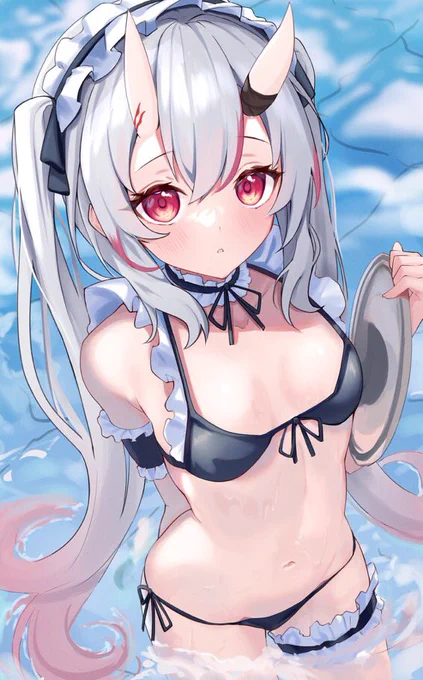 #これ見た人はお腹を貼る 
お腹出してる余 