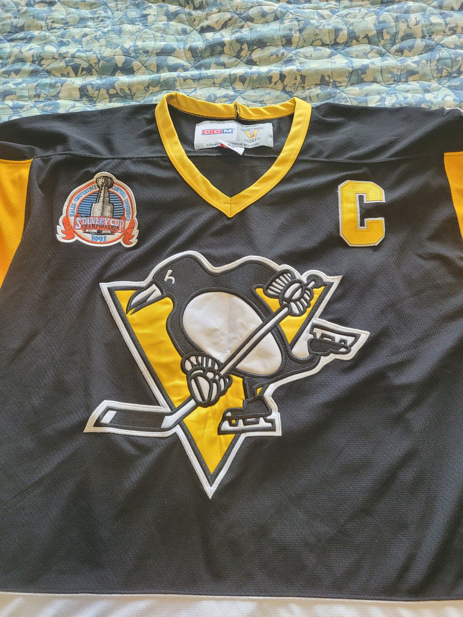EversonShawn's tweet photo. A Birthday gift from my brother to add to my collection. My all time favorite player. https://t.co/Dp2mcTHoPE
