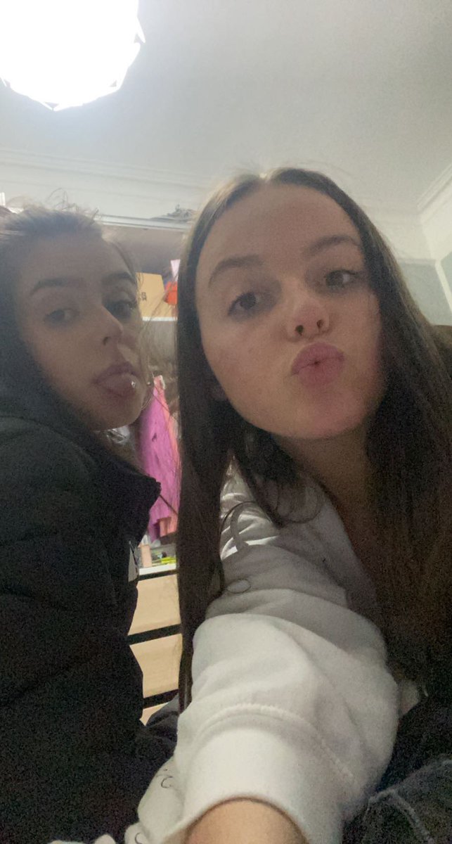 erinfitzgerald_'s tweet photo. Happy Birthday @louisedoyle70 💕 Here’s to being the same age for 2 weeks ! Love you always 💗💗 https://t.co/4XKBm3IGlS