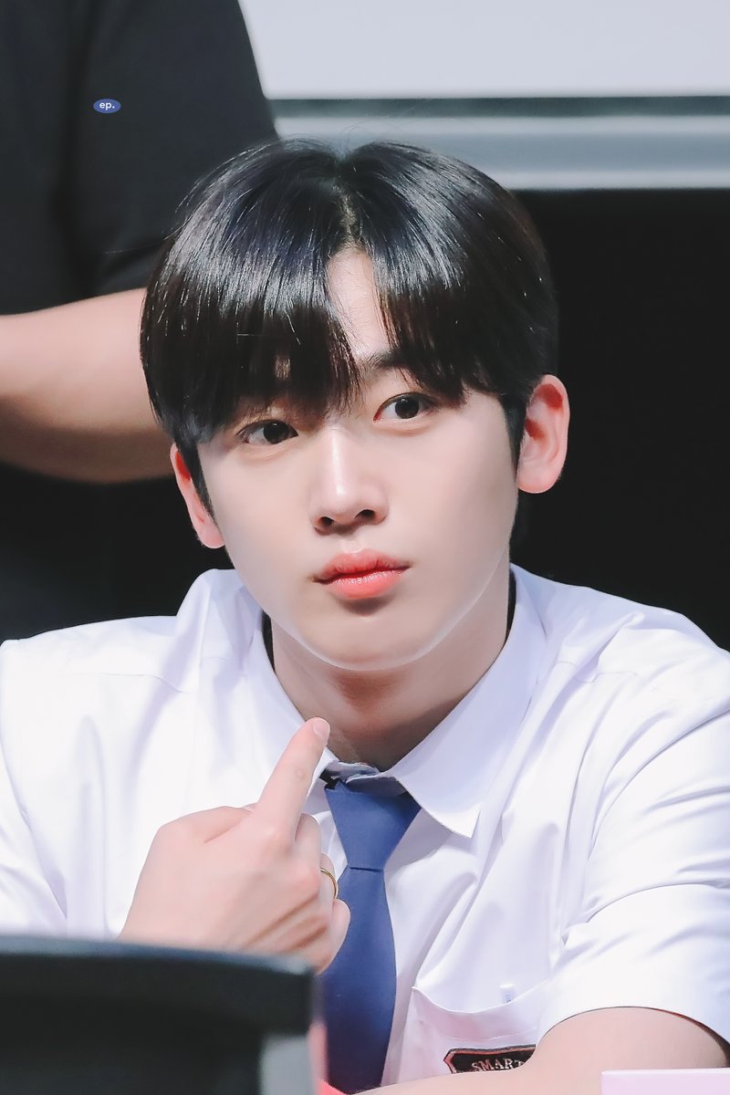220515 사진 올라가게 해주세요 제발.. #김요한 #WEi