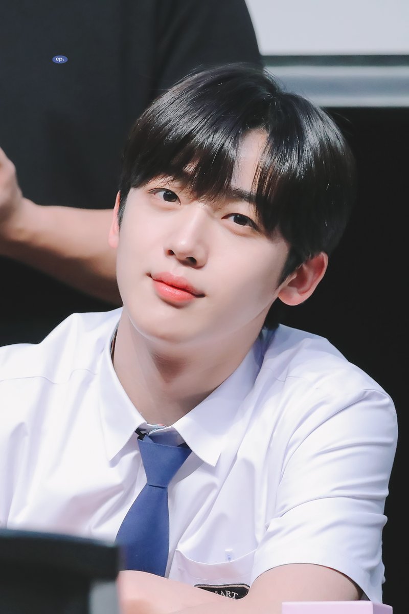 99episode's tweet photo. 220515 사진 올라가게 해주세요 제발.. #김요한 #WEi https://t.co/86NEyB8Gh1