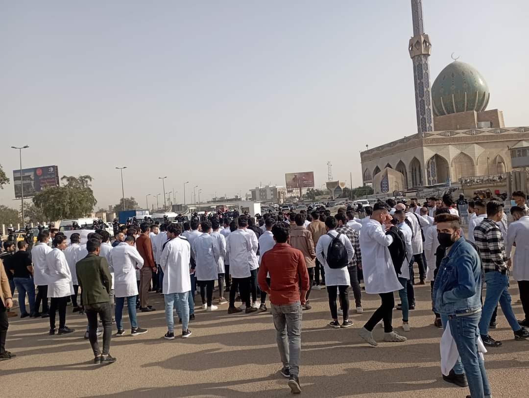 MHMD_ANSTas's tweet photo. قادمون  فأحذرونا
المباشرة او المباشره
#ثوره_خريجي_الصحه_ياماليه
سنخرج وننتزع حقوقنا بعون الله وتوفيقه https://t.co/2n1F6Axvrt