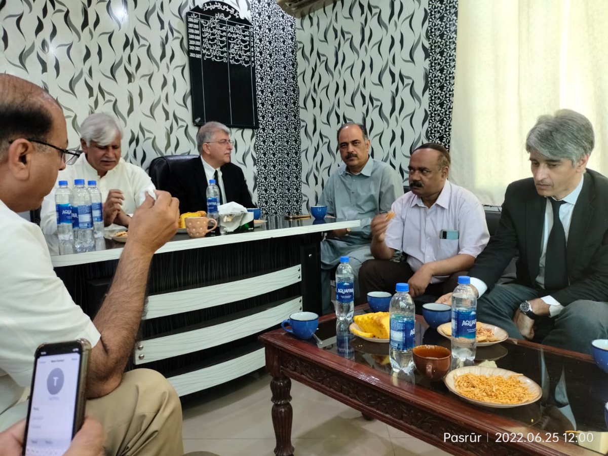 AbidSZuberiASC's tweet photo. A lovely meet-up with our dear friends & supporters from Pasrur, Punjab.
Pasrur Bar Association 25.06.2022
#AbidSZuberi #AbidZuberi #AbidShahidZuberi #SupremeCourt #PresidentSupremeCourtBar
#ElectionSCBA
#PresidentSCBA
#ASC #Lawyer #Punjab #Pakistan
#ElectionSCBA https://t.co/cD4bxJS0Db