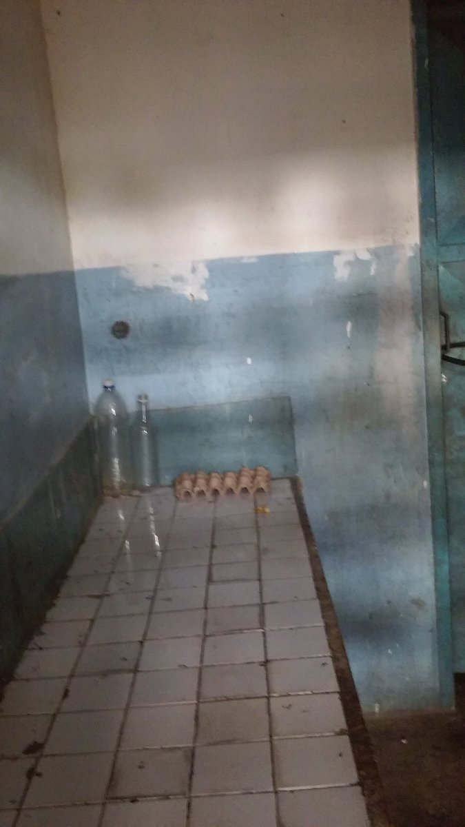 julioehernand12's tweet photo. La Escuela Unitaria 307 332 ubicada en el caserío Apostadero, municipio Sotillo, Barrancas del Orinoco, se encuentra en deplorables condiciones; sin agua, luz, falta de seguridad, no hay presencia educativa #BricomilesMiEscuelaBella @_LaAvanzadora @ErnestoLunaPsuv @Barretogladys_ https://t.co/w6G7L8naXN