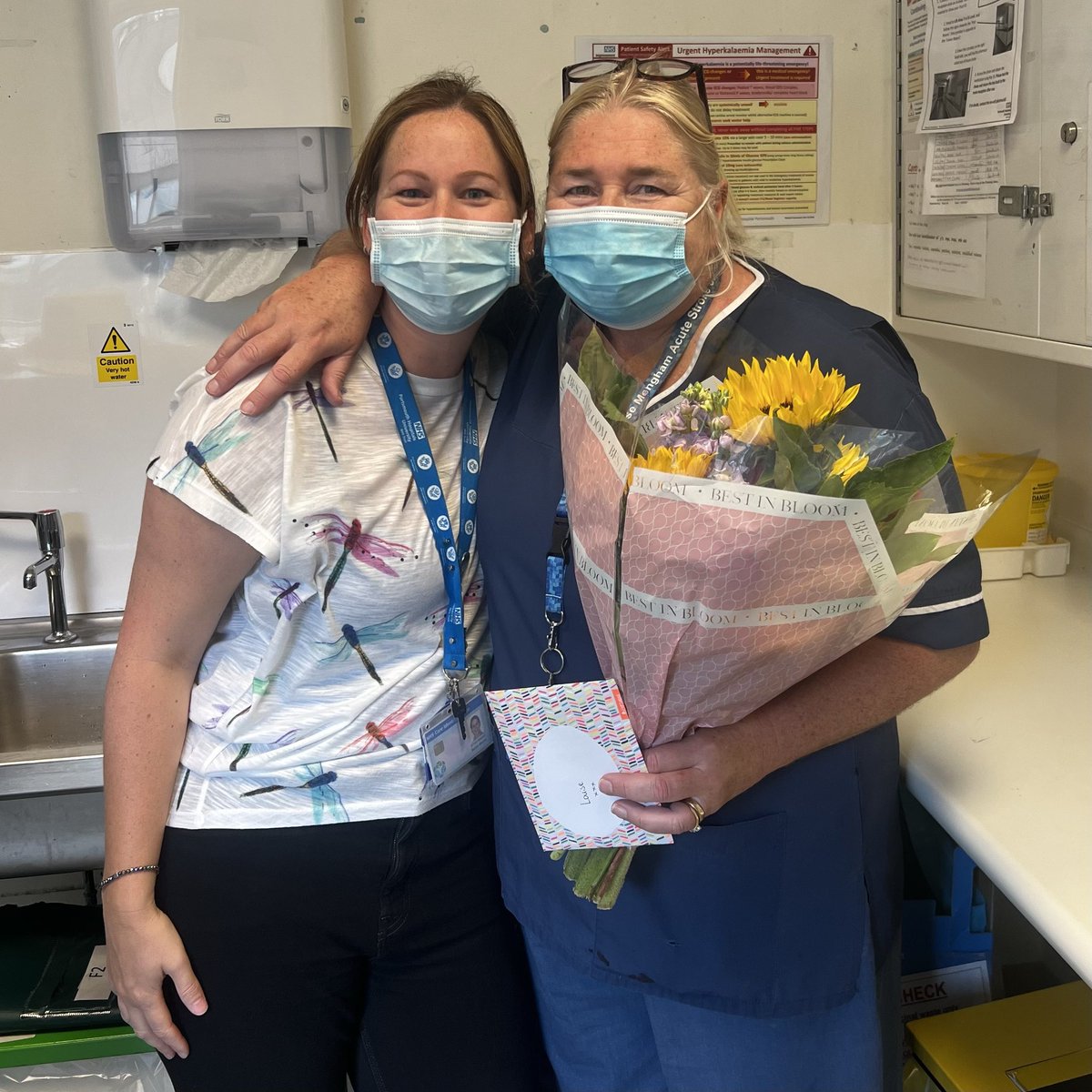 Sarah Martin 💙 (@sarahamartin14) on Twitter photo Heartfelt thanks & goodbye to Sister Louise who has completed her OPM SDEC secondment to return to her base ward. A pleasure working with you these past 6 months. Sorry you were moved on your last day but still tracked you down! 😝 #OPMSDEC #LeadershipMatters <a href="/OpmSenior/">OPM Senior Nursing Team</a> <a href="/PHU_NHS/">Portsmouth Hospitals University NHST</a> Heartfelt thanks & goodbye to Sister Louise who has completed her OPM SDEC secondment to return to her base ward. A pleasure working with you these past 6 months. Sorry you were moved on your last day but still tracked you down! 😝 #OPMSDEC #LeadershipMatters <a href="/OpmSenior/">OPM Senior Nursing Team</a> <a href="/PHU_NHS/">Portsmouth Hospitals University NHST</a>