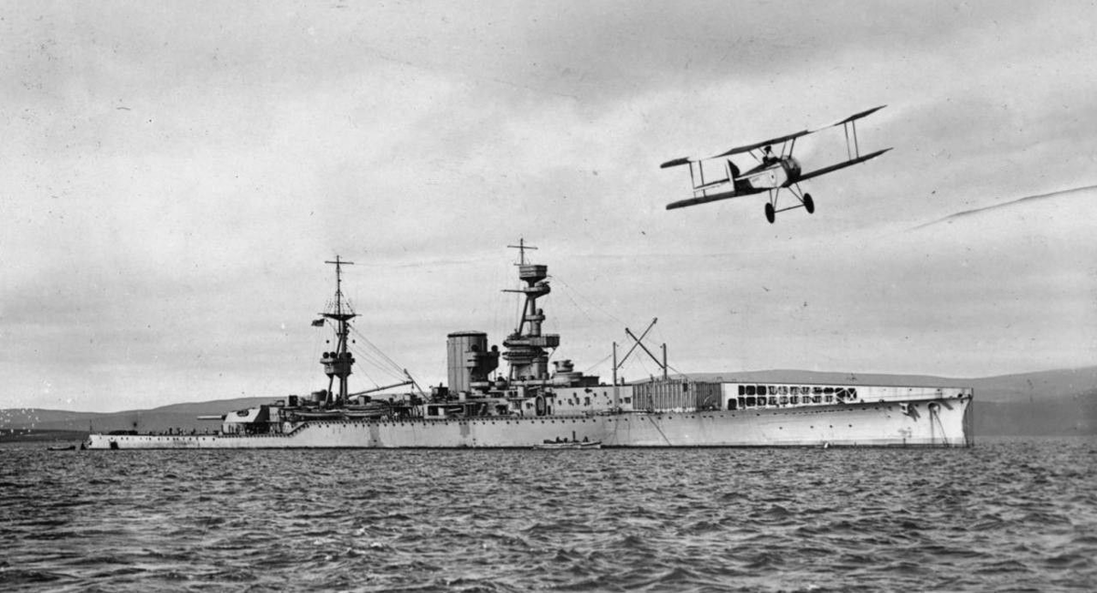 USAS_WW1's tweet photo. #ships #WW2 Hump Day #WednesdayVibe: #RoyalNavy's 1st #AircraftCarrier #HMSFurious the most changed ship ever? 1916: Nearly but not fully built as a battlecruiser. 1917: added a fore deck. 1918: adds after deck. 1925: the entire superstructure is razed! 1/ https://t.co/8jxz7XOcqf