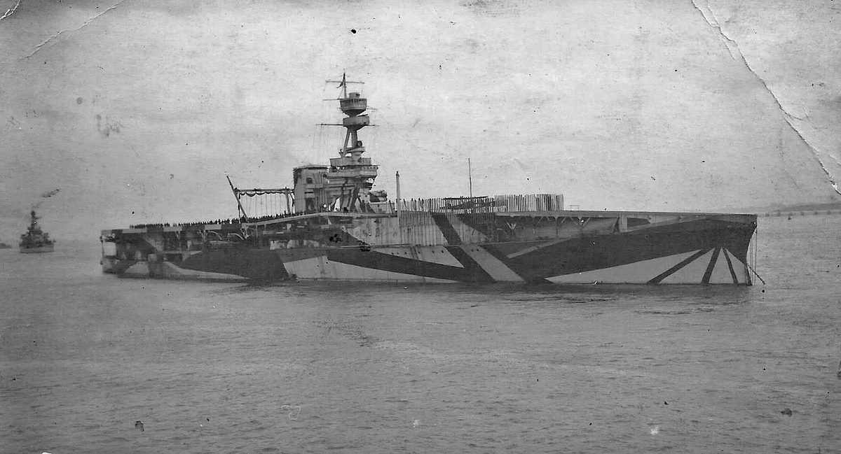 USAS_WW1's tweet photo. #ships #WW2 Hump Day #WednesdayVibe: #RoyalNavy's 1st #AircraftCarrier #HMSFurious the most changed ship ever? 1916: Nearly but not fully built as a battlecruiser. 1917: added a fore deck. 1918: adds after deck. 1925: the entire superstructure is razed! 1/ https://t.co/8jxz7XOcqf