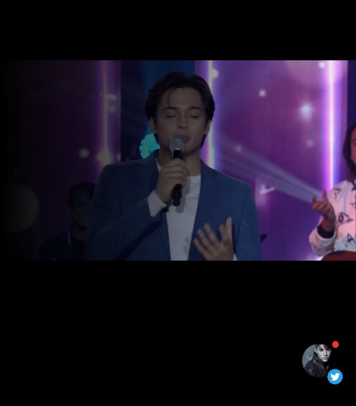 aquarius_mhie's tweet photo. Hay @erwaniabello ,Yung pakiramdam ko kasama ka din sa concert Kasi kung saan saan parte nagpa pop-up ka..diba nakanotify-all Ako sa lahat Ng tweet mo,ganern..
THE LAST RUN WITH WILWEL
#RunToMeFinaleEp https://t.co/GCuicUG56g