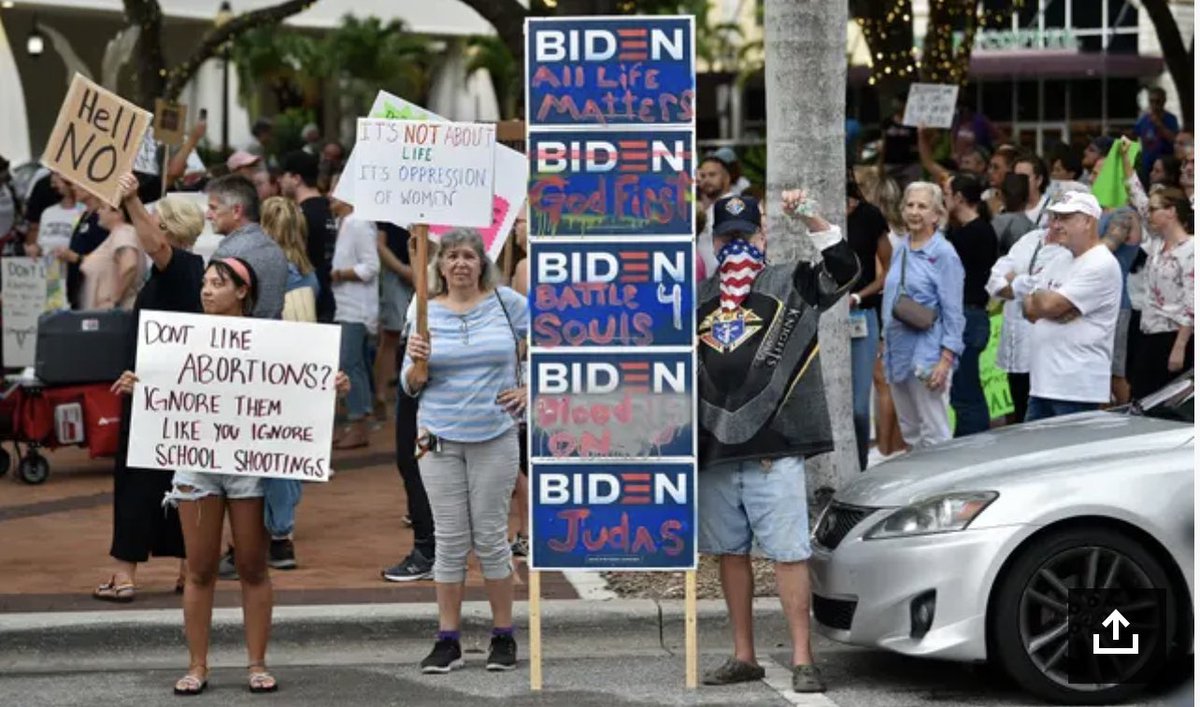 #HTPhotoGallery #PHOTOS '#WeDissent' #Protest in #Sarasota #Florida @HeraldTribune 👇🏼👇🏼

👀👉🏼 heraldtribune.com/picture-galler…

#ReadAllAboutIt #Download the #New #Free @HeraldTribune #App 👈🏼
Be in control of your #NewsAlerts! #SupportLocalJournalism 👇🏼

👀👉🏼 heraldtribune.com/story/news/loc…