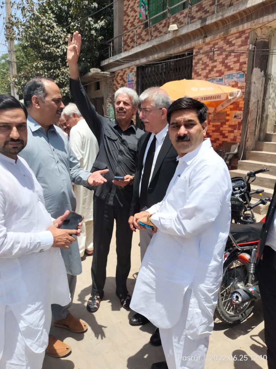 AbidSZuberiASC's tweet photo. A lovely meet-up with our dear friends & supporters from Pasrur, Punjab.
Pasrur Bar Association 25.06.2022
#AbidSZuberi #AbidZuberi #AbidShahidZuberi #SupremeCourt #PresidentSupremeCourtBar
#ElectionSCBA
#PresidentSCBA
#ASC #Lawyer #Punjab #Pakistan
#ElectionSCBA https://t.co/33qOCtIkne
