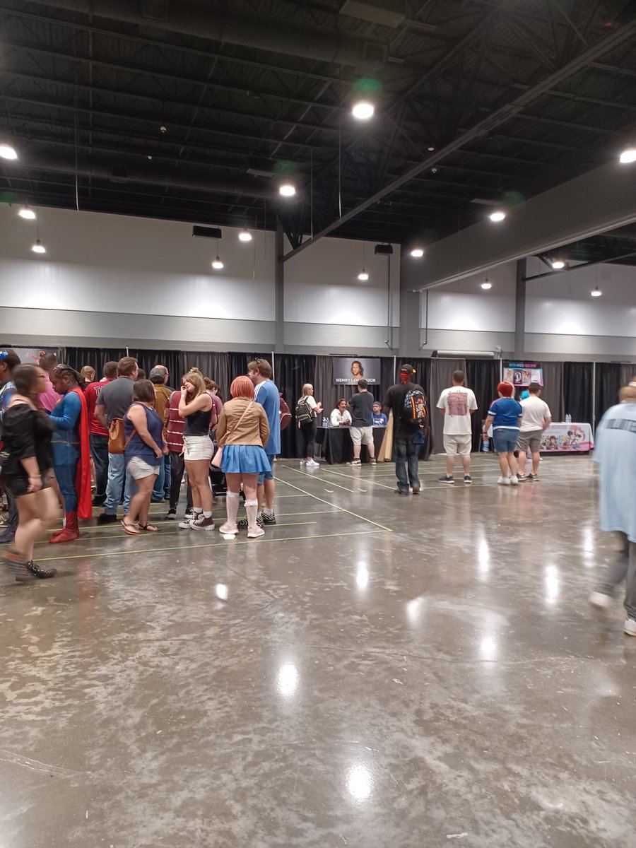 cusickgallery's tweet photo. First looks at HIC at MS Con with CG girls...let the shenanigans begin! @MSComicCon #mscon #mississippicon #henryiancusick https://t.co/Dx7CrMolS9