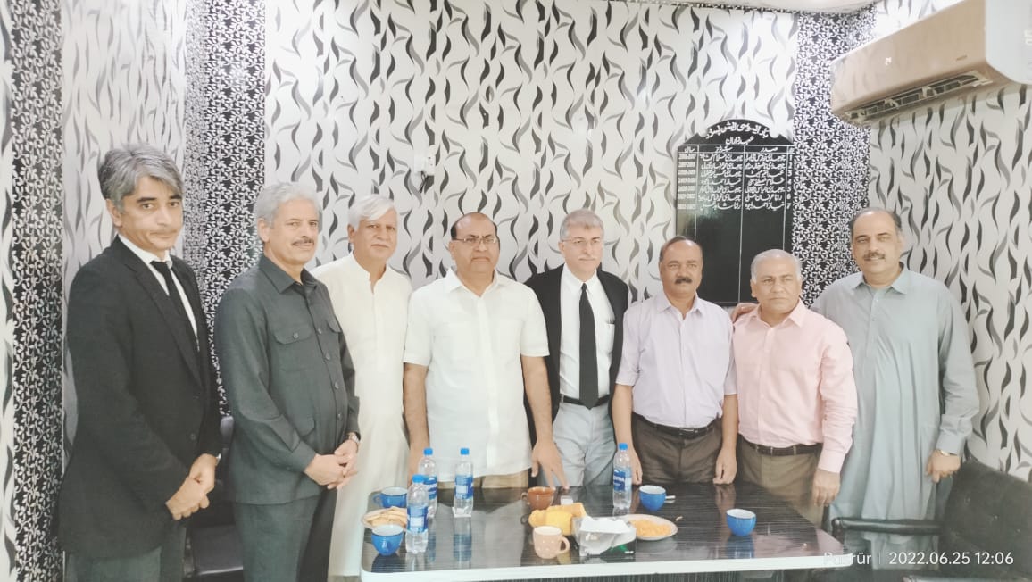 AbidSZuberiASC's tweet photo. A lovely meet-up with our dear friends & supporters from Pasrur, Punjab.
#Pasrur Bar Association 25.06.2022
#AbidSZuberi #AbidZuberi #AbidShahidZuberi #SupremeCourt #PresidentSupremeCourtBar
#ElectionSCBA
#PresidentSCBA
#ASC #Lawyer #Punjab #Pakistan
#ElectionSCBA https://t.co/99X5H4l7z4