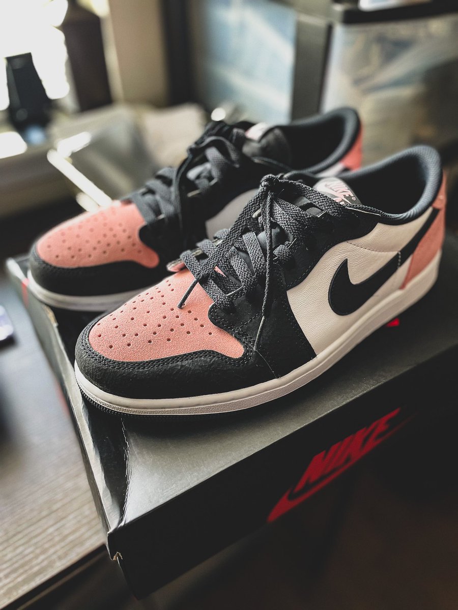 1) Must be following <a href="/officialruston/">Official</a> &amp; @mr_unloved1s ! (We will check. Please make sure your page is public, or We will choose a new winner)
2) RT this
3) Hit the link and fill out the form COMPLETELY for your entry to count!