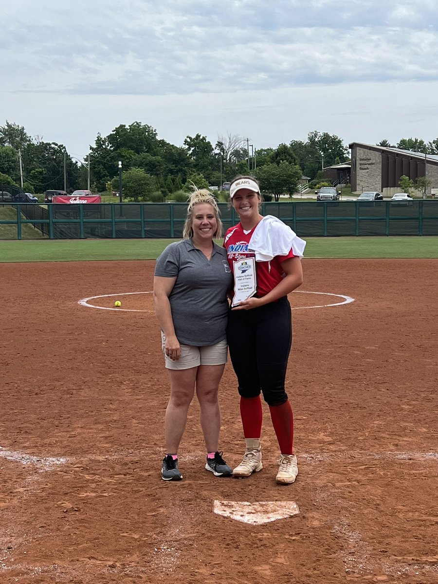 SCAIndiana's tweet photo. Congratulations to this years Indiana Miss Softball from Shelbyville HS, Karissa Hamilton!! @shelbyhsbears https://t.co/tsKlhOFrn3