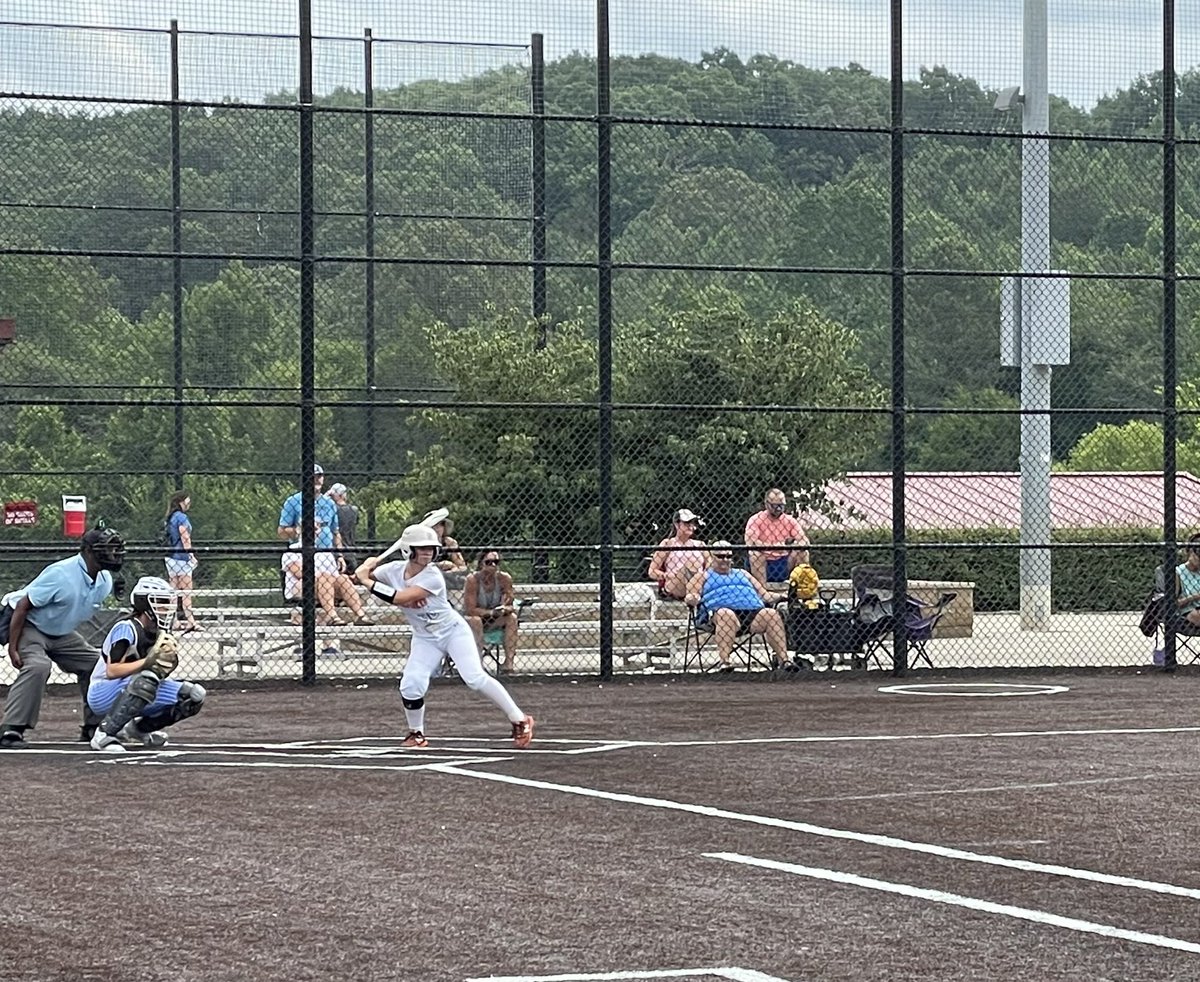 Dad_of_30_n_3's tweet photo. Beautiful morning for @ellakboyer &amp; the @18uPaulson Premier Squad for some softball in the mountains of Northern Georgia @ConnectSports_ Scenic City https://t.co/o57FawJykf