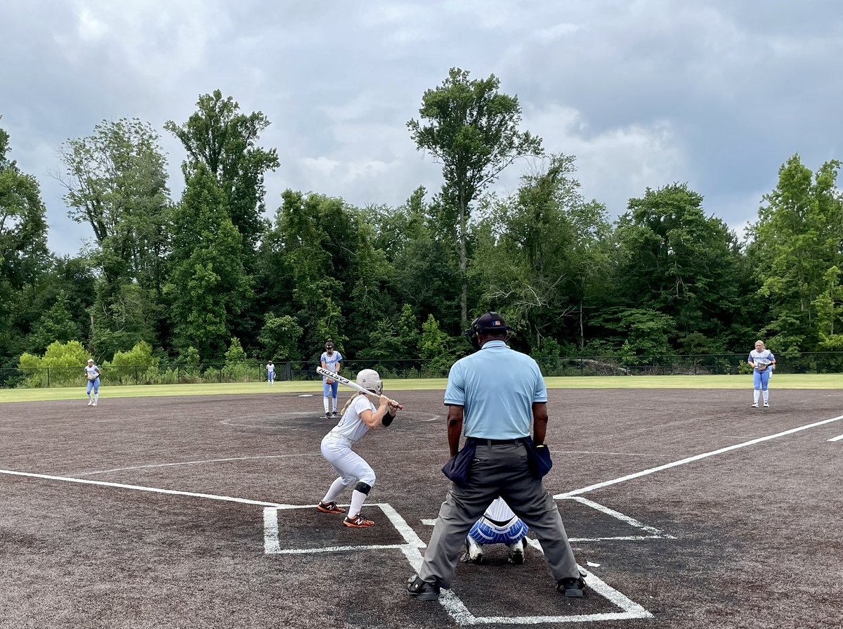 Dad_of_30_n_3's tweet photo. Beautiful morning for @ellakboyer &amp; the @18uPaulson Premier Squad for some softball in the mountains of Northern Georgia @ConnectSports_ Scenic City https://t.co/o57FawJykf