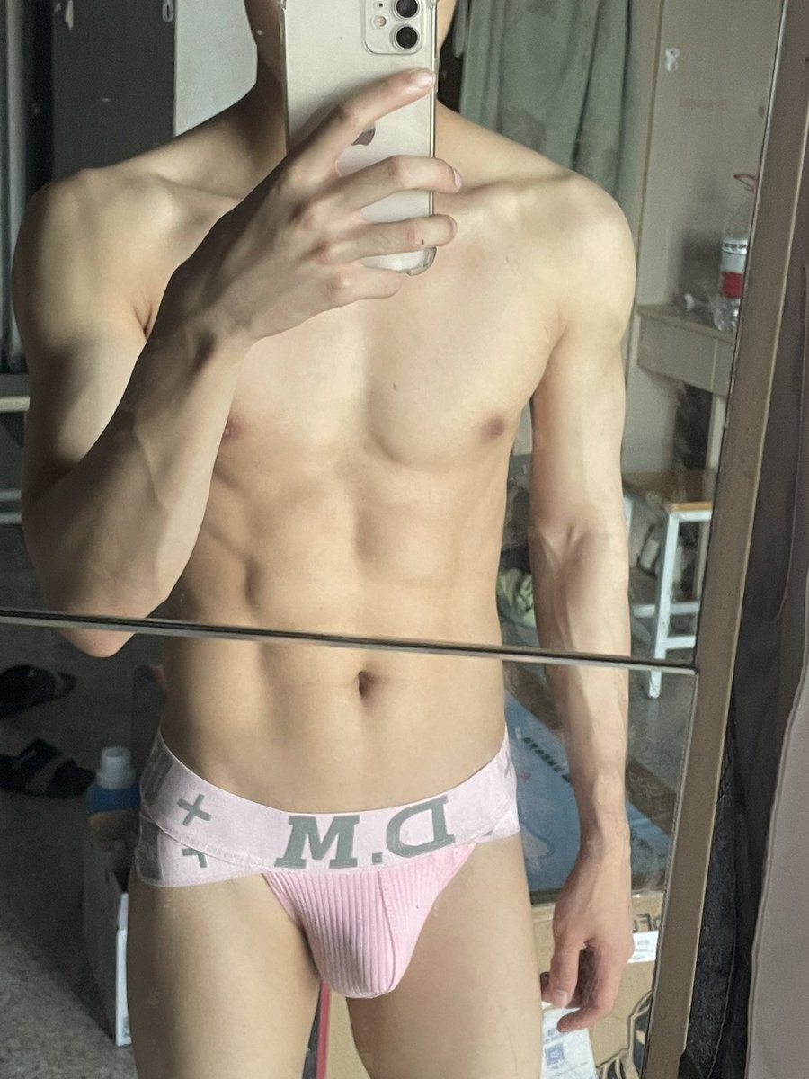 toye (@feetholic) on Twitter photo 