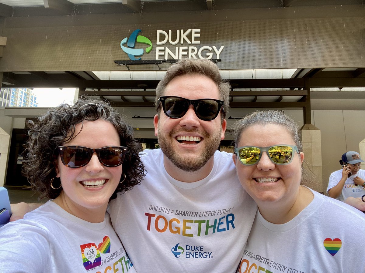 AmyKStrecker's tweet photo. Great to be celebrating #pride with my @DukeEnergy teammates! #TeamStaksholder representing! 🏳️‍🌈💡❤️ @louismduke @SarahBWray https://t.co/QKTcsL7m29