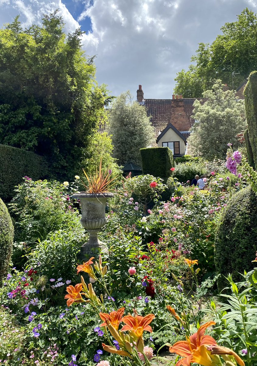 The absolutely perfect ‘Bear Garden’#ElmHillNorwich