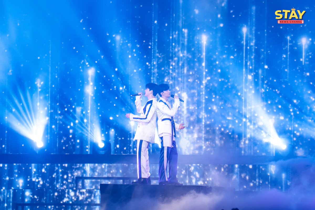 staynewsth's tweet photo. เต-นิว จัดเต็ม ทั้งร้องทั้งเต้น พร้อมขนแขกรับเชิญมาเซอร์ไพรส์แฟนคลับ ในงานแฟนมีตติ้งครั้งแรกในประเทศไทย

#PolcaTheJourney 
#เตนิว
#โพก้า
#tawan_v
#newwiee
#GMMTV https://t.co/pvr0T7qoXL