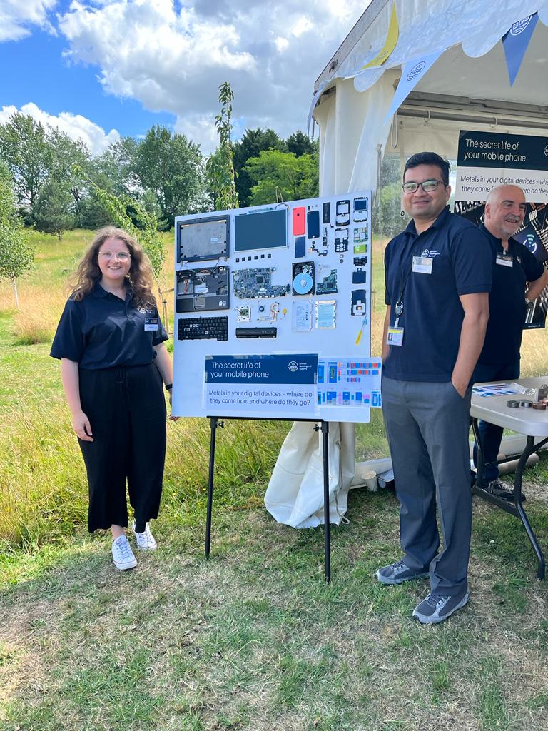 BritGeoSurvey's tweet photo. We've had a great day at #BGSOpenDay!
Thanks to all the staff, volunteers and members of the public that made today such a big success! https://t.co/5HKy26vkMP