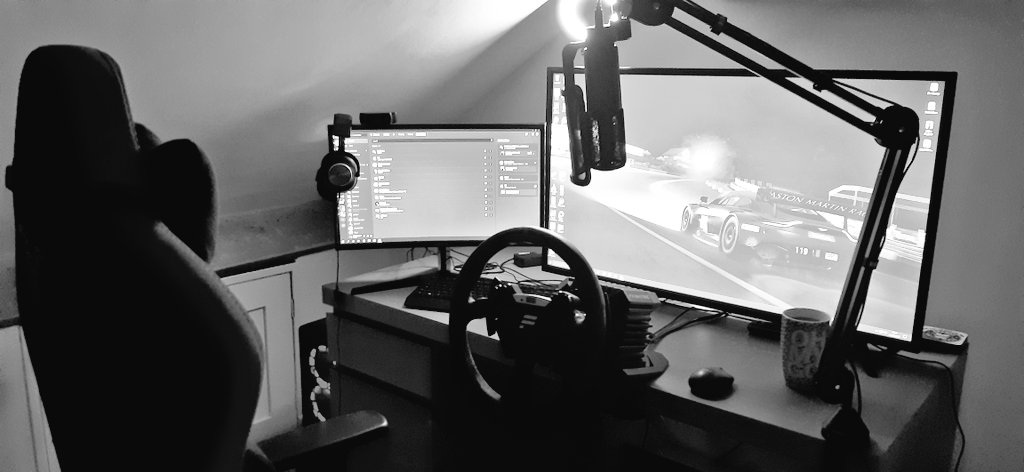 End of an era... 🥲

Tonight will be my last stream from the current AR residence before moving house &amp; being away from Twitch for a month or so! 

Plenty of moments have happened in this room, both stupid &amp; incredible. 

Goodbye loft, what a time we've had! 🙌

#beACC #Simracing