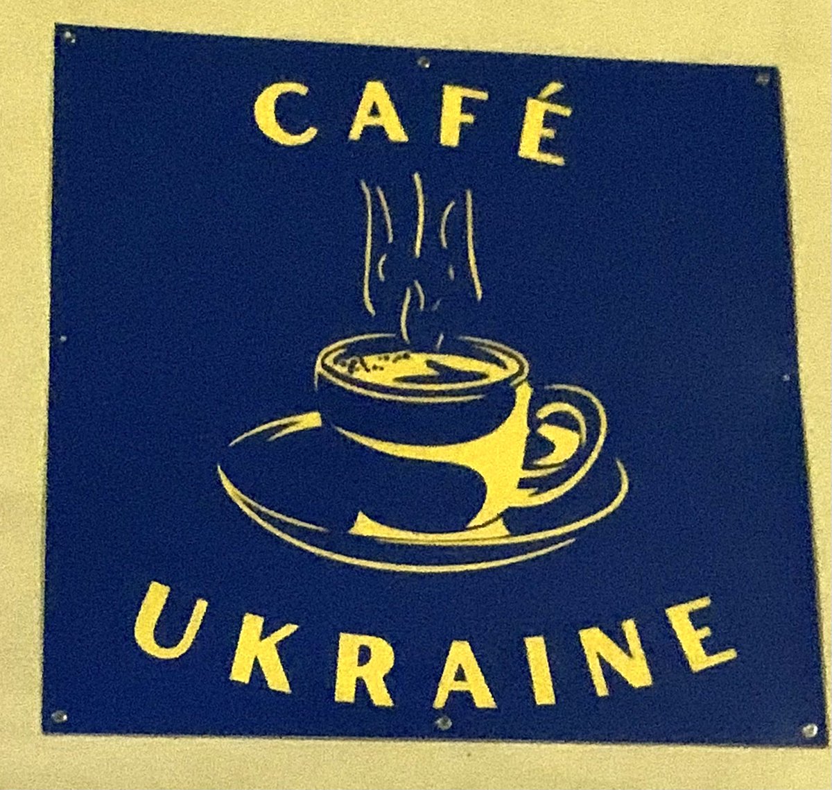 Café Ukraine tweet media