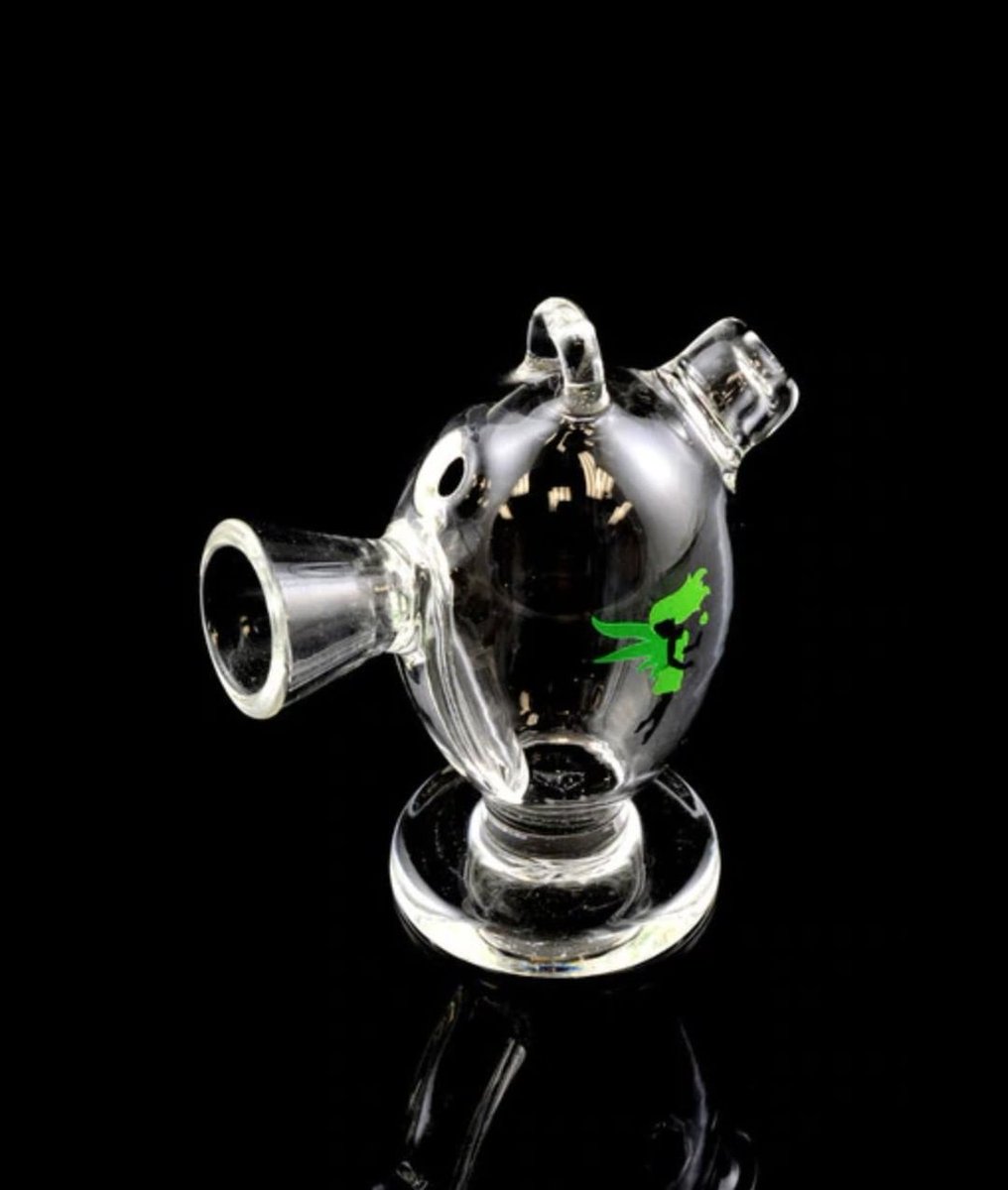 This piece will transform the way you enjoy papers, cones, and wraps forever. 

The Martian Bubbler is a super compact water pipe. Simply fit your papers into it and enjoy! 😉

shopshag.com/the-martian-bl…