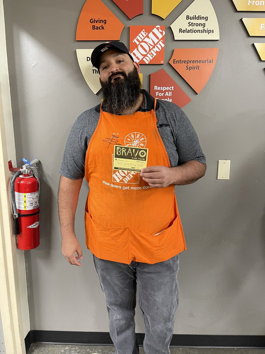 GisselleBFS's tweet image. Thank you to these wonderful associates for doing such a great job getting leads #TGF #AssociateInvolvement @CarlMWill