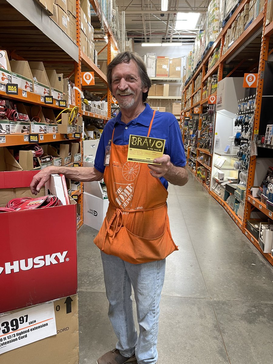 GisselleBFS's tweet image. Thank you to these wonderful associates for doing such a great job getting leads #TGF #AssociateInvolvement @CarlMWill