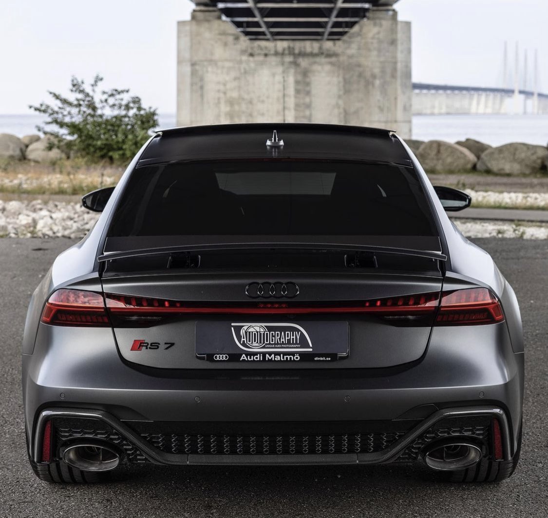 FastCarsWorld's tweet photo. Audi RS7 🍑 https://t.co/BuVPbpM4GK