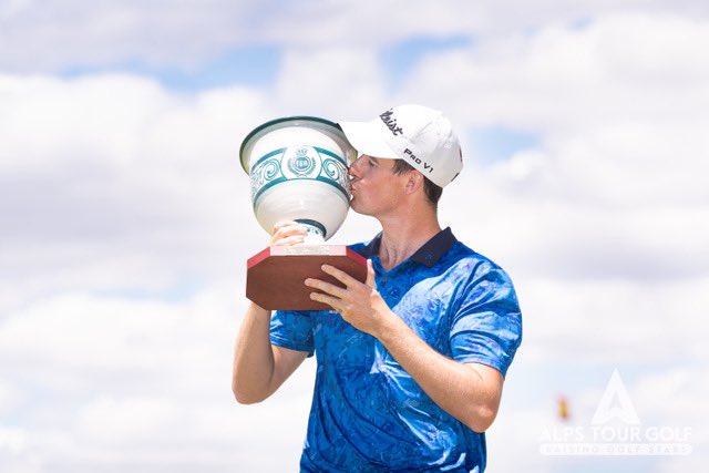 alpstourgolf's tweet photo. 🇮🇪 Gary Hurley wins the 2022 Alps De Andalucía with a score of - 18 under 🏆 The Alps Tour moves to the 2022 Hauts de France-Pas de Calais Golf Open from June 30-July 2  
📸- Federico Capretti /Alps Tour Golf
Info- https://t.co/HGEkV02pcL 
#risinggolfstars
#raisinggolfstars https://t.co/luNFwWPVNQ