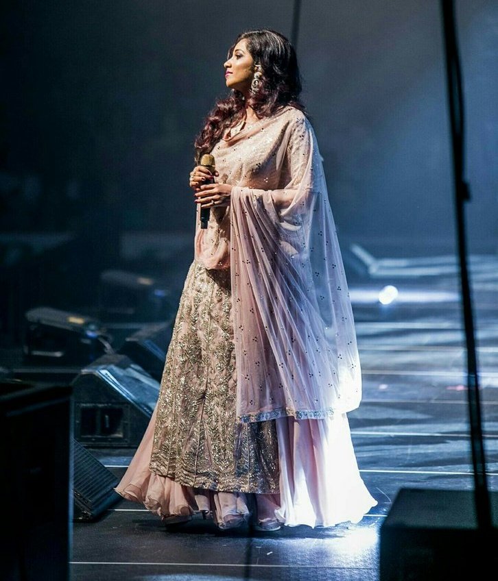 hRutikaVare's tweet photo. 1 Person, 20 Years, 29 Languages, Thousands of songs, Highest Honours &amp; Hundreds of awards but still so kind and humble..that's @shreyaghoshal for you 

 SHREYA GHOSHAL DAY https://t.co/EUlNPO9xN2